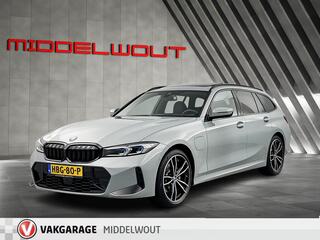 bmw-3-serie-touring-330e-m-sport-pan.dak-innov.pack-btw-19"-leder