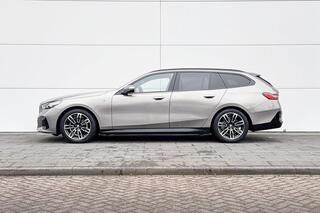 bmw-5-serie-touring-520i--m-sport--stoelverwarming--achteruitrijcamera-