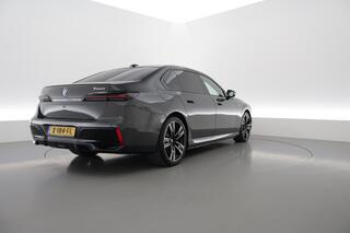 bmw-7-serie-750e-xdrive-m-sport--pano--skylounge--hud--soft-close--luchtvering--massage--b&w-