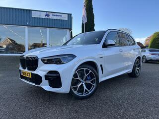 bmw-x5-xdrive45e-high-executive-m-sport,wit-metalic!-pano,trekhaak,laser-light