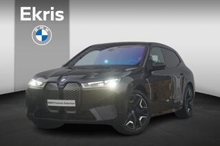 bmw-ix-xdrive40-high-executive-sportpakket-22''---panoramadak---trekhaak---harman-kardon---stuurwiel
