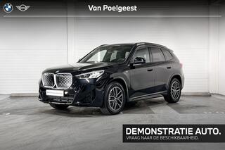 bmw-ix1-edrive20--m-sport--travel-pack--driving-assistant--panoramadak