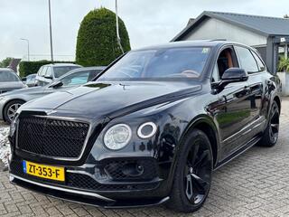 bentley-bentayga-6.0-w12-mulliner-2018-zwart-carbon-akraprovic