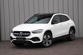 mercedes-benz-gla-klasse-250-e-luxury-line--aut8--218pk--panoramadak--keyles-go--sfeerverlichti