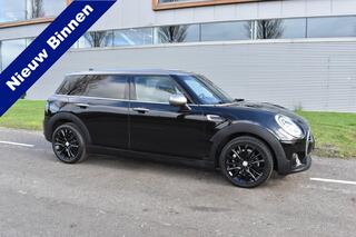 mini-cooper-clubman-1.5-pepper-automaat-navigatie-keyless-go-leer-interieur