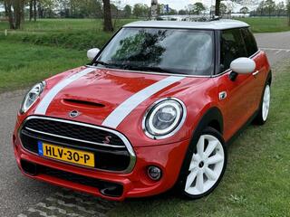 mini-cooper-s-192pk---jcw-stuurwiel---panoramadak---18-inch---uniek!