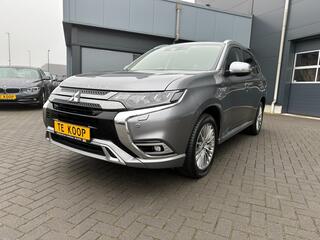 mitsubishi-outlander-2.4-phev-business-camera-apple-carplay-trekhaak