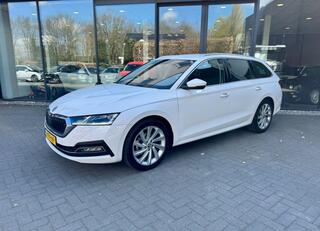 skoda-octavia-1.5-tsi-first-ed.-nw.-model,crystal-led,virtual,lane-ass.,carpla