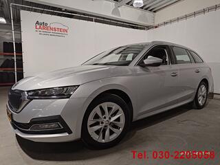 skoda-octavia-combi-1.5-e-tsi-150pk-style-business-edition-plus-dsg7-110kw-carplay---navi---elektr.a