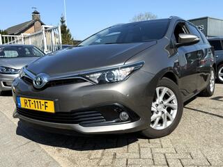 toyota-auris-touring-sports-1.8-hybrid-dynamic-go-navi-xenon-camera-cruise-b