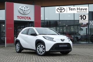 toyota-aygo-1.0-vvt-i-68pk-mt-play--apple-carplay-&-android-auto-(bedraad)*