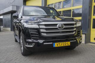 toyota-land-cruiser-70-300-th-anniversary