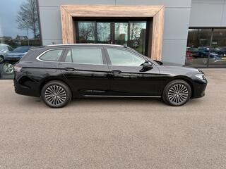 volkswagen-passat-variant-1.5-etsi-150pk-elegance--alcantara--head-up--camera--dode-hoek--rijkl