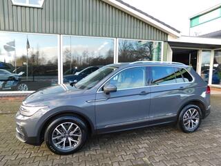 volkswagen-tiguan-1.5tsi-131pk-life-business!!-all-in-prijs!-trekhaa