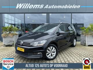 volkswagen-touran-1.2-tsi-highline-7p-trekhaak-&-apple-carplay