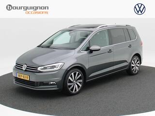 volkswagen-touran-1.5-tsi-150-pk-automaat-highline-7-persoons--leder--panoramadak--trekhaak--ful